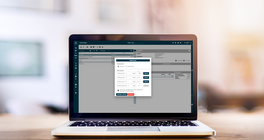 Laptop mit Screen vom Fahrschul Manager mit geöffnetem Menü Mahnwesen